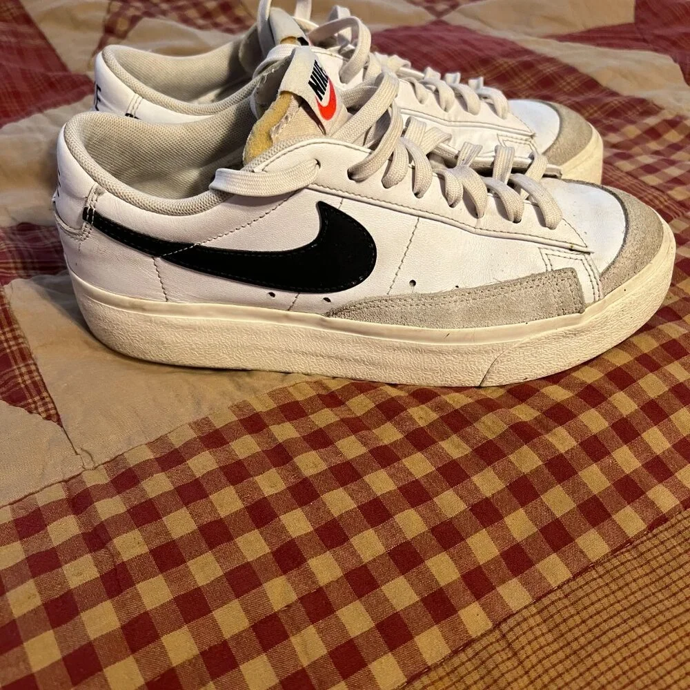 Nike Women's size 9 - Picture 4 of 5